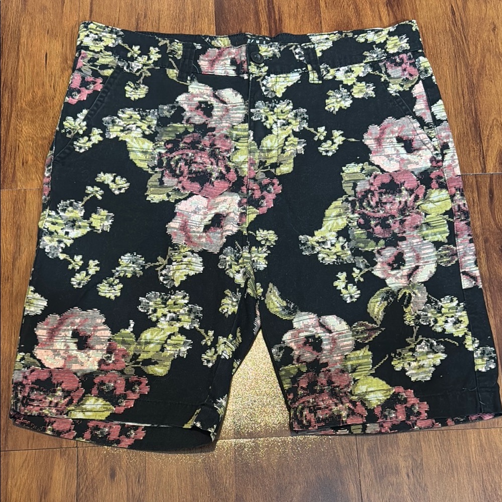 Floral Patterned Men's Shorts